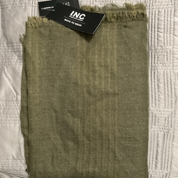 NWT I.N.C. International Concepts Fringed Wrap / Scarf Olive Green Fringed - Picture 5 of 5
